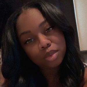 Meet your Posher, Queen